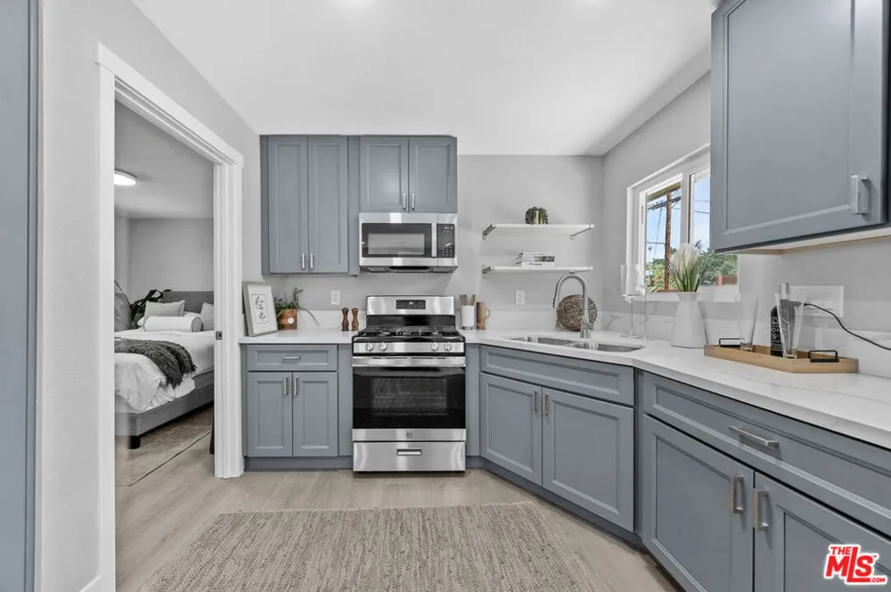 829 El Paso Drive Los Angeles, CA 90042