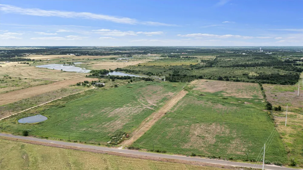 3315 County Road 463 Elgin, TX 78621
