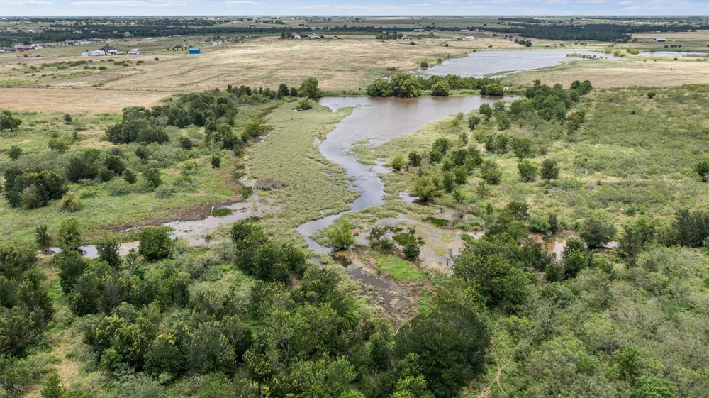3315 County Road 463 Elgin, TX 78621