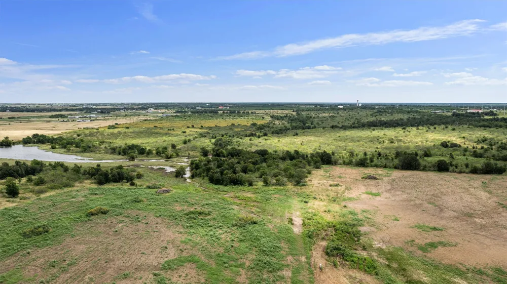3315 County Road 463 Elgin, TX 78621