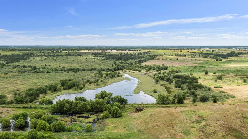 3315 County Road 463 Elgin, TX 78621