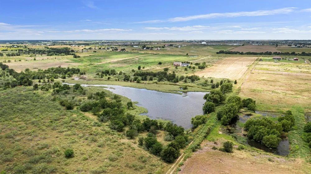 3315 County Road 463 Elgin, TX 78621