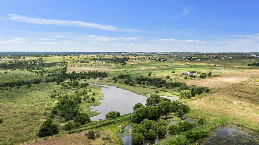 3315 County Road 463 Elgin, TX 78621
