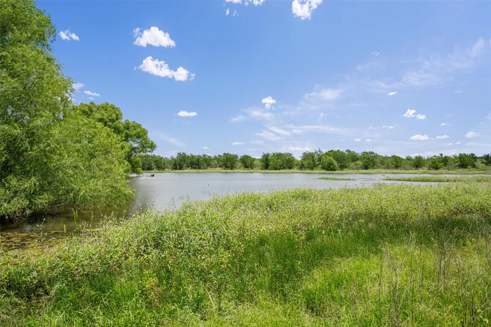 3315 County Road 463 Elgin, TX 78621