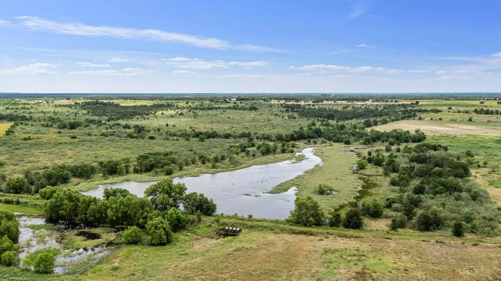 3315 County Road 463 Elgin, TX 78621