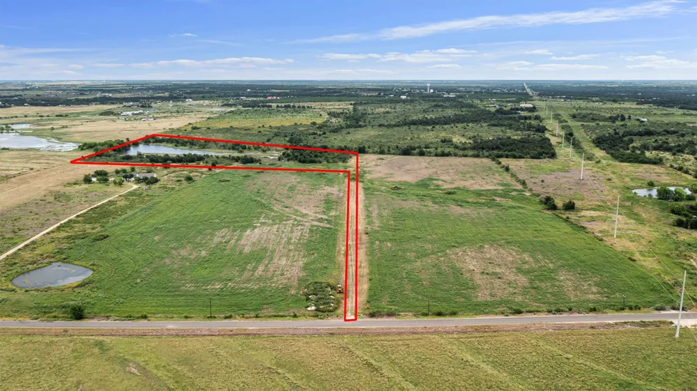 3315 County Road 463 Elgin, TX 78621