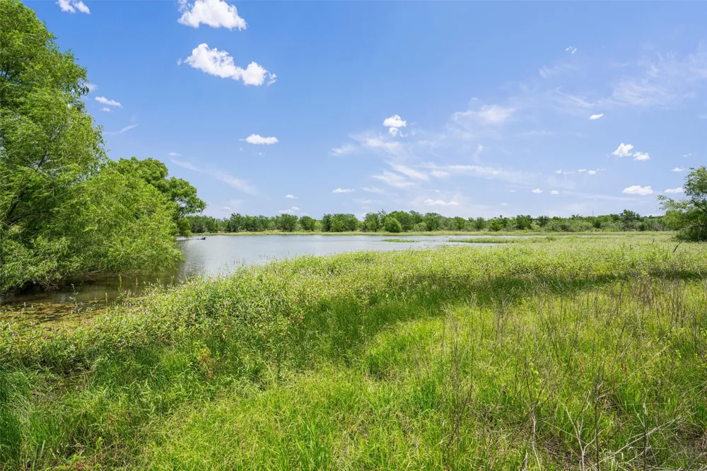 3315 County Road 463 Elgin, TX 78621