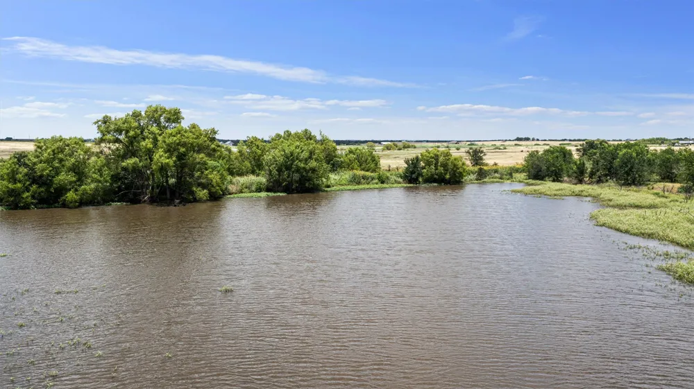 3315 County Road 463 Elgin, TX 78621