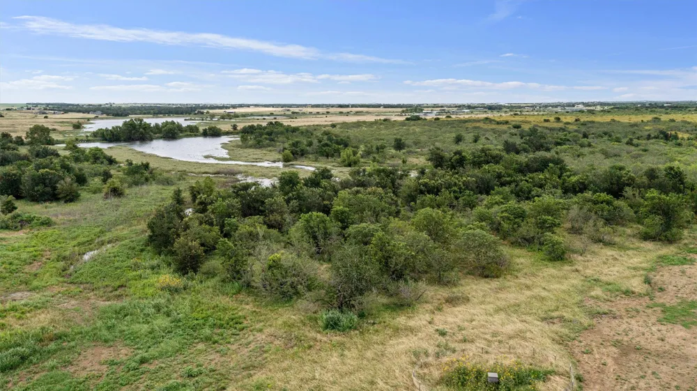 3315 County Road 463 Elgin, TX 78621