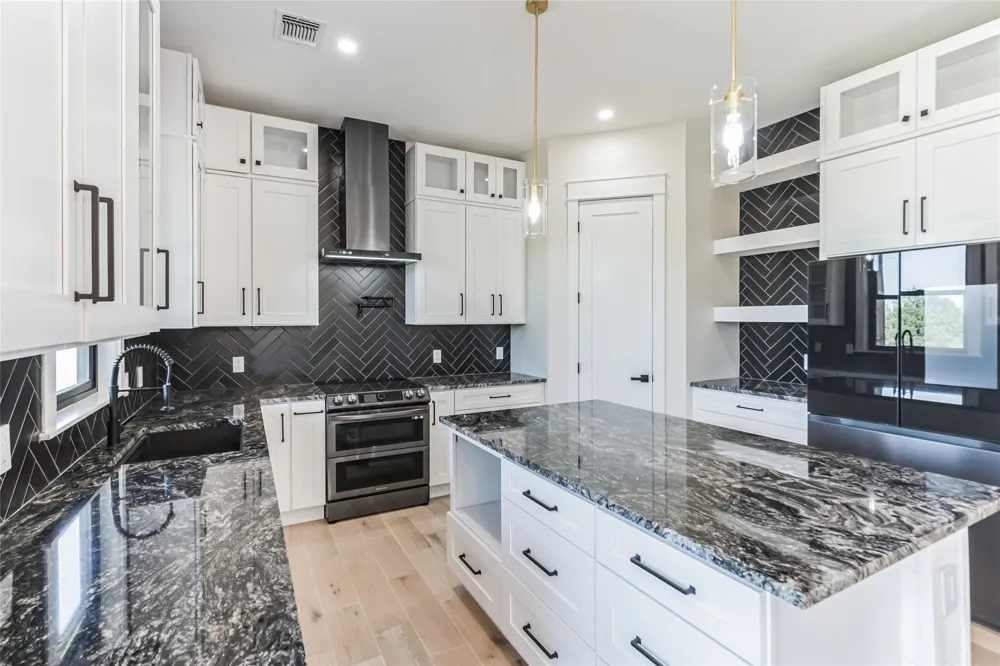 707 Broken Hills Horseshoe Bay, TX 78657