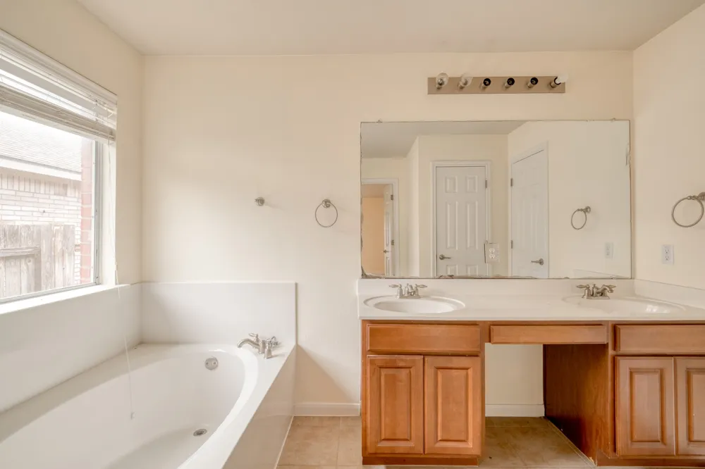 4499 Heritage Well Lane Round Rock, TX 78665