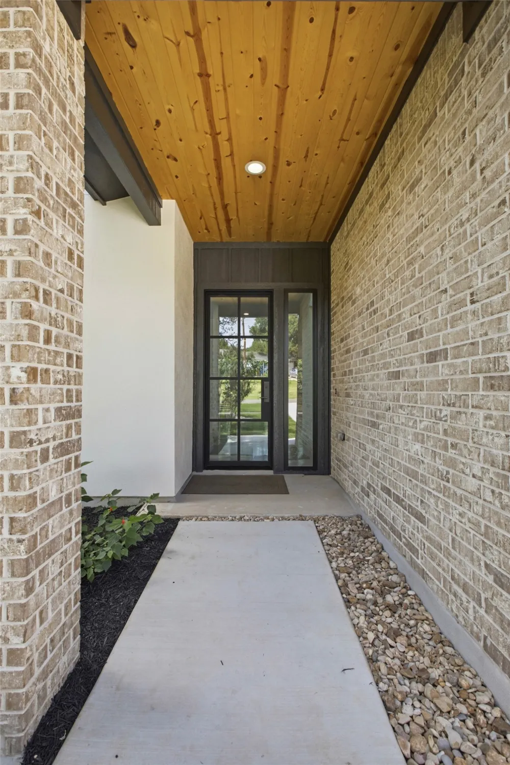 18303 Lake Oaks Drive Jonestown, TX 78645