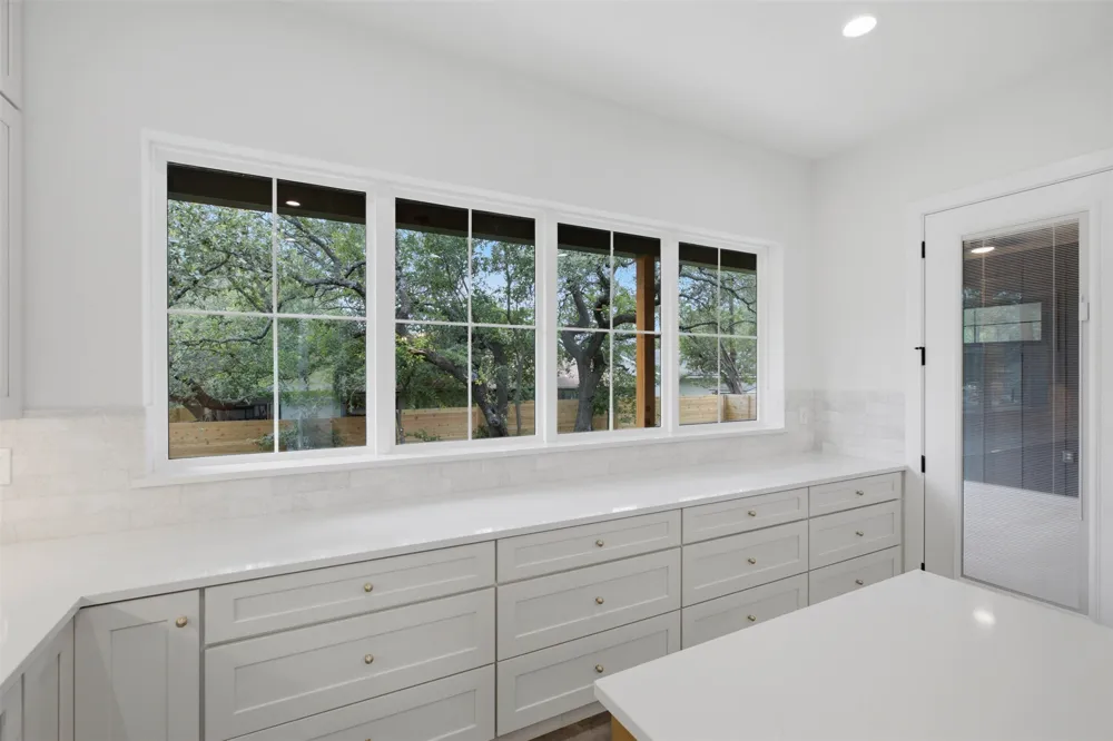 18303 Lake Oaks Drive Jonestown, TX 78645