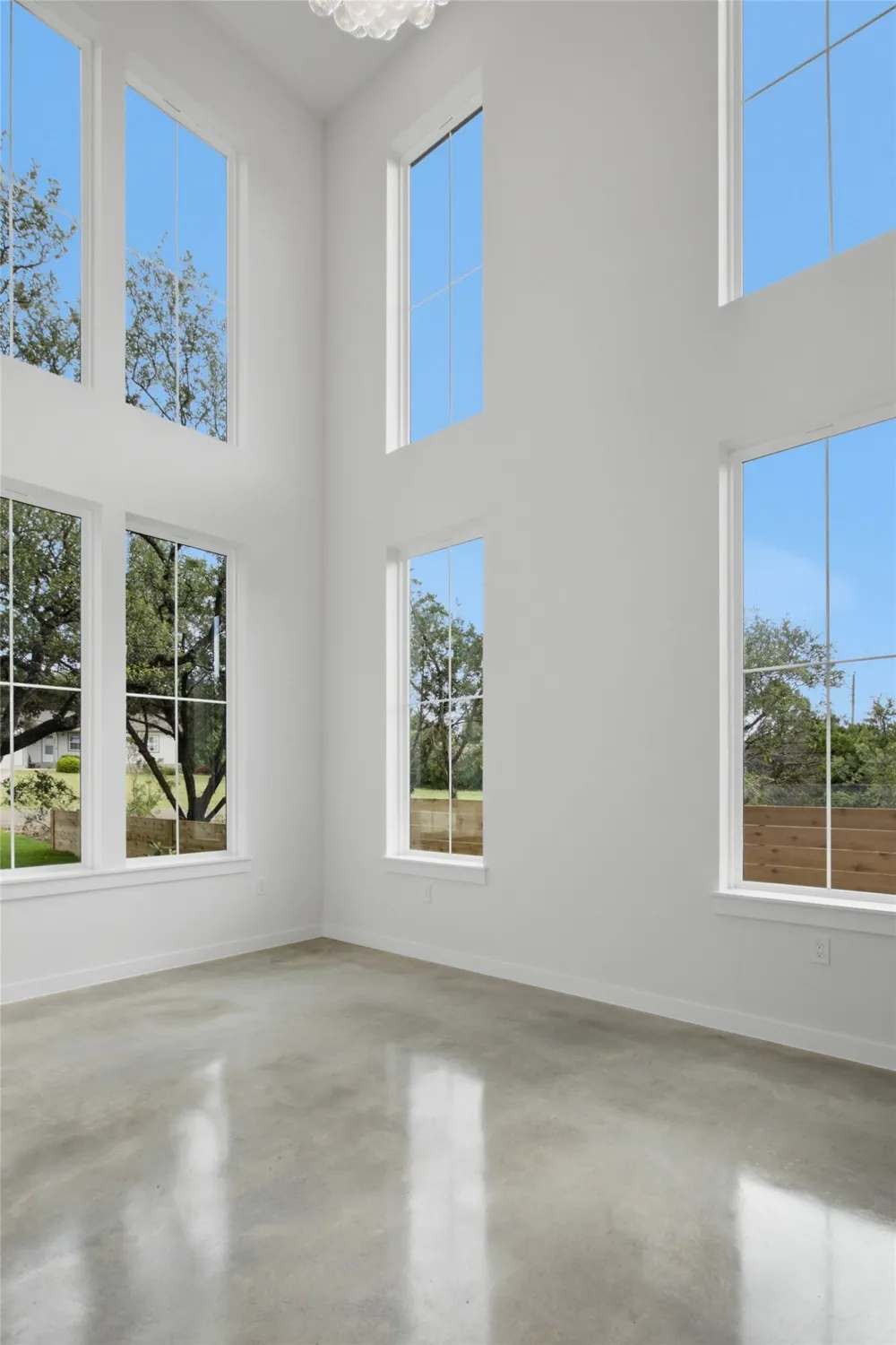 18303 Lake Oaks Drive Jonestown, TX 78645