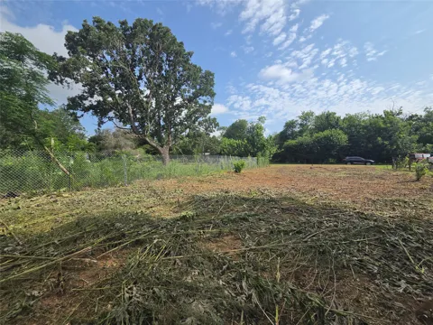 327 HOUSTON ELGIN, TX 78621 STREET