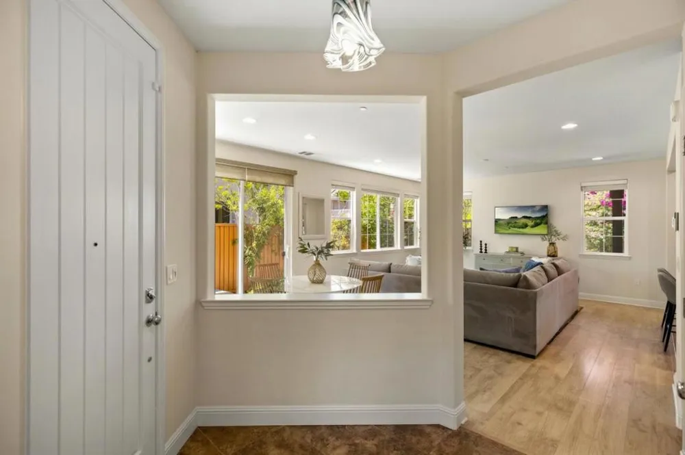 18587 Mcclellan Circle Marina, CA 93933