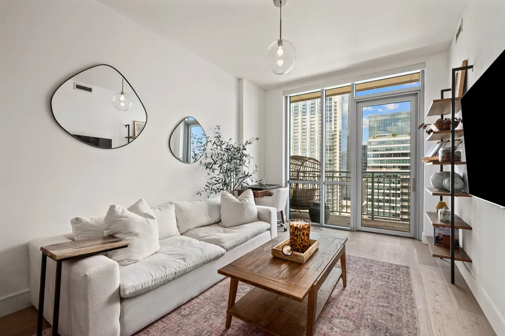 222 West Avenue #2507 Austin, TX 78701