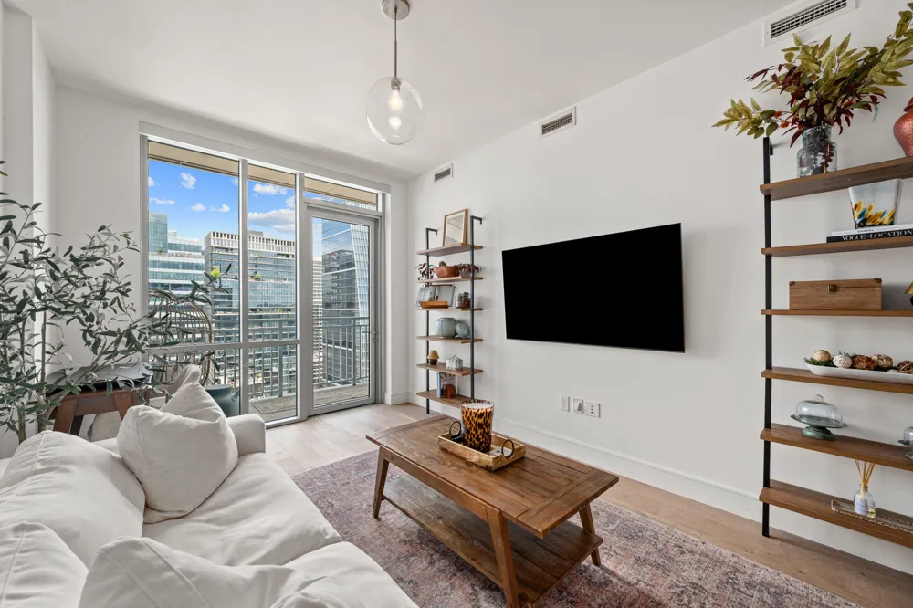 222 West Avenue #2507 Austin, TX 78701