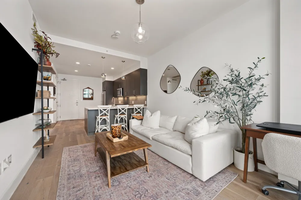 222 West Avenue #2507 Austin, TX 78701