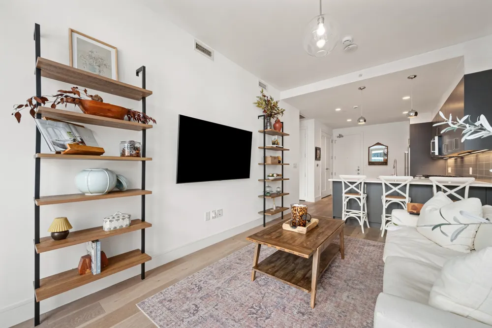 222 West Avenue #2507 Austin, TX 78701