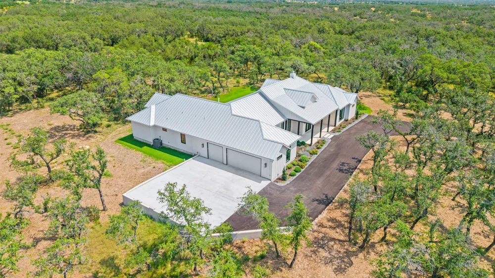 174 Crooked Creek Court Johnson City, TX 78636