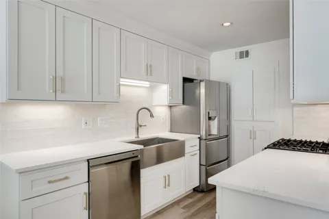 505 W 7th Street #102