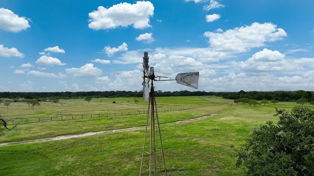 2625 Burke Road Flatonia, TX 78941