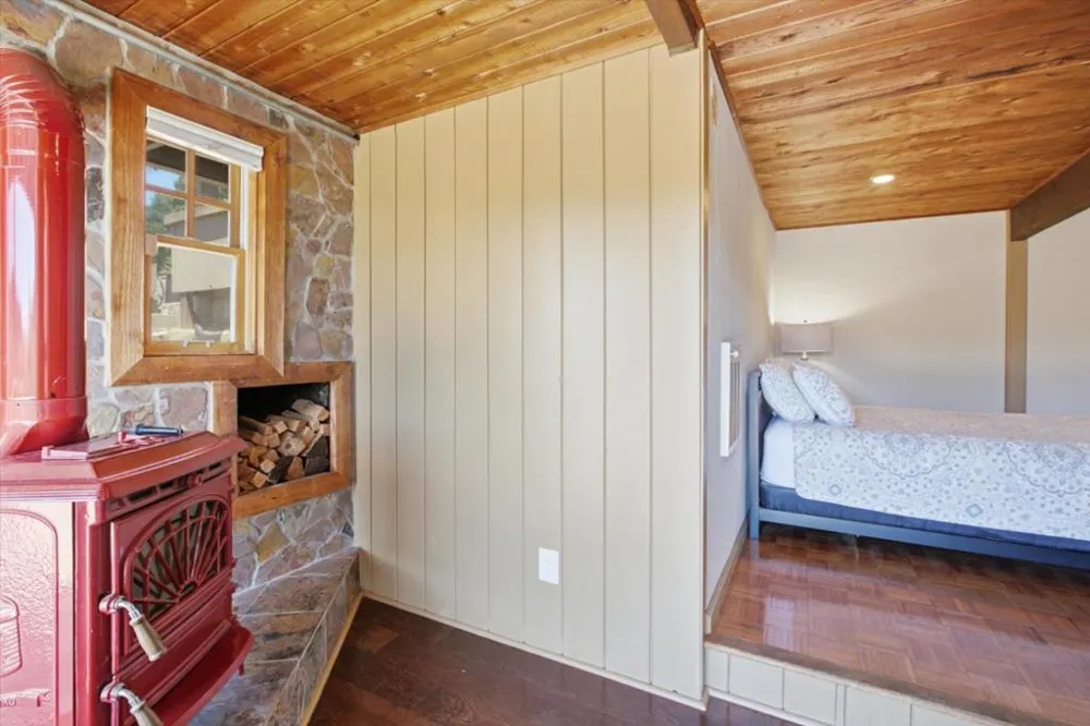 20955 Panorama Drive Los Gatos, CA 95033
