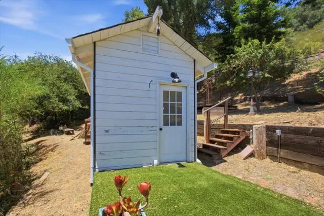 20955 Panorama Drive Los Gatos, CA 95033