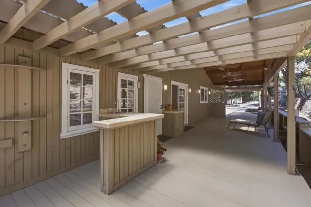 20955 Panorama Drive Los Gatos, CA 95033