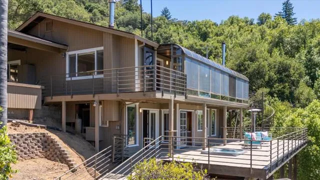 20955 Panorama Drive Los Gatos, CA 95033