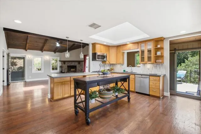 20955 Panorama Drive Los Gatos, CA 95033