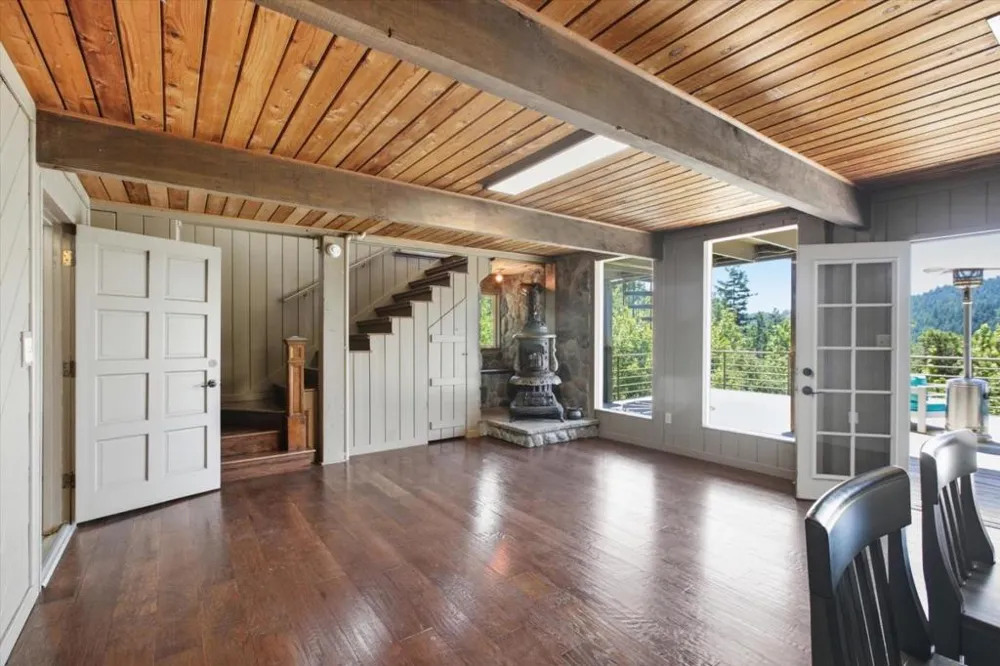 20955 Panorama Drive Los Gatos, CA 95033