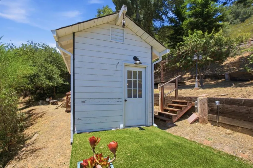 20955 Panorama Drive Los Gatos, CA 95033