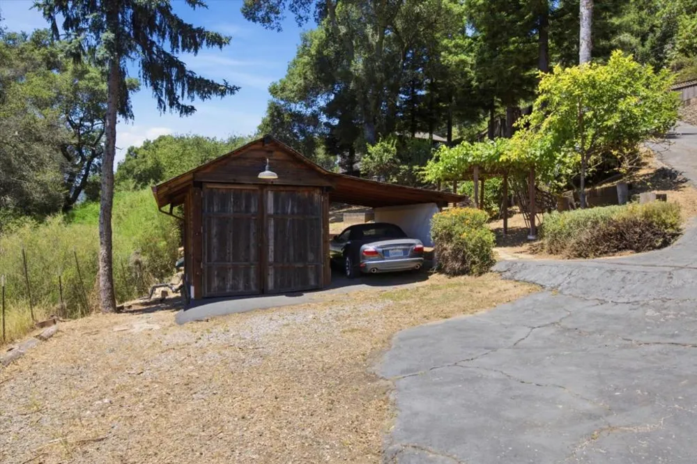 20955 Panorama Drive Los Gatos, CA 95033