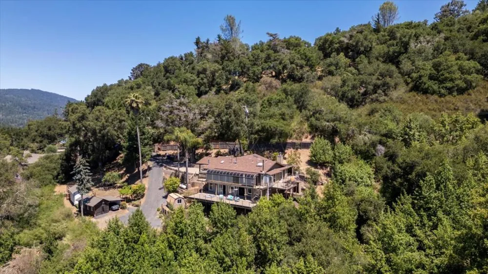 20955 Panorama Drive Los Gatos, CA 95033