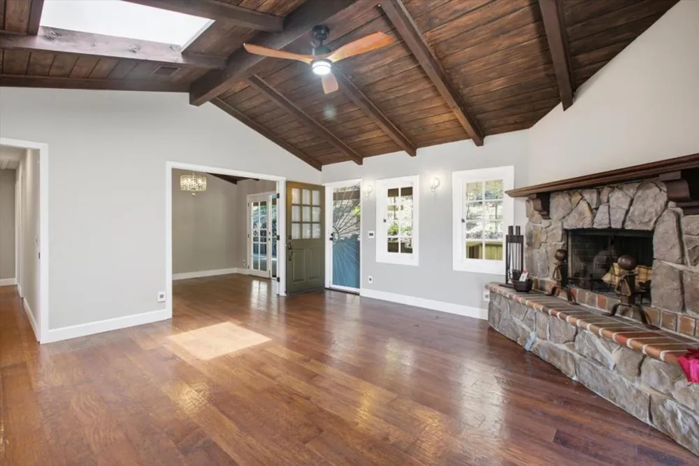 20955 Panorama Drive Los Gatos, CA 95033