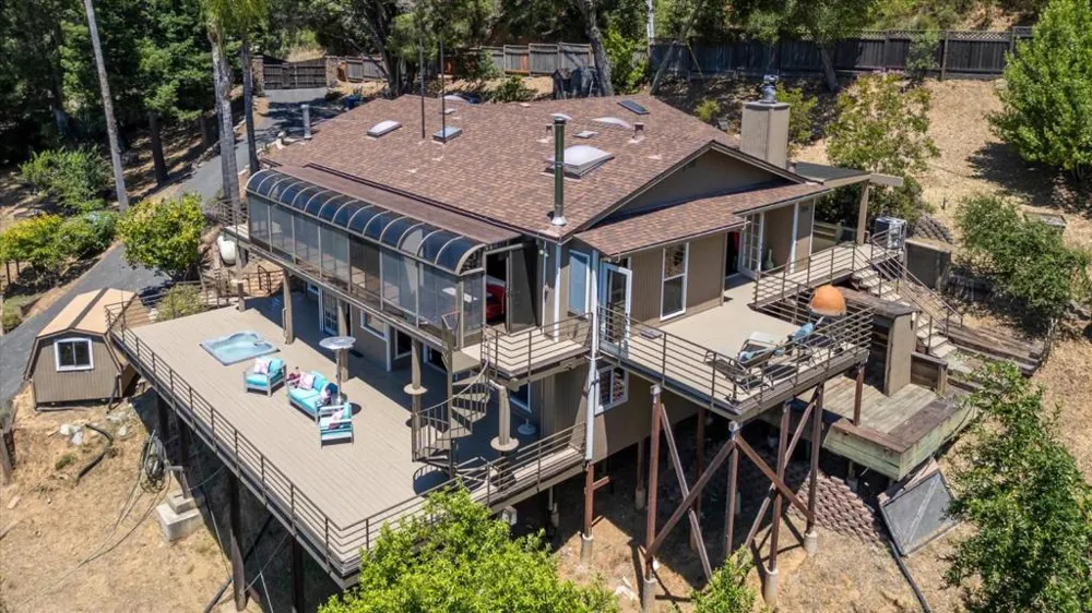 20955 Panorama Drive Los Gatos, CA 95033