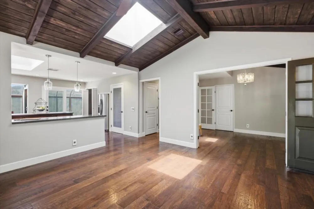 20955 Panorama Drive Los Gatos, CA 95033