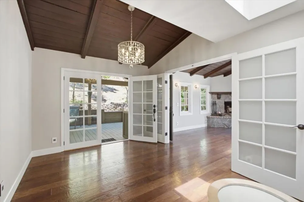 20955 Panorama Drive Los Gatos, CA 95033