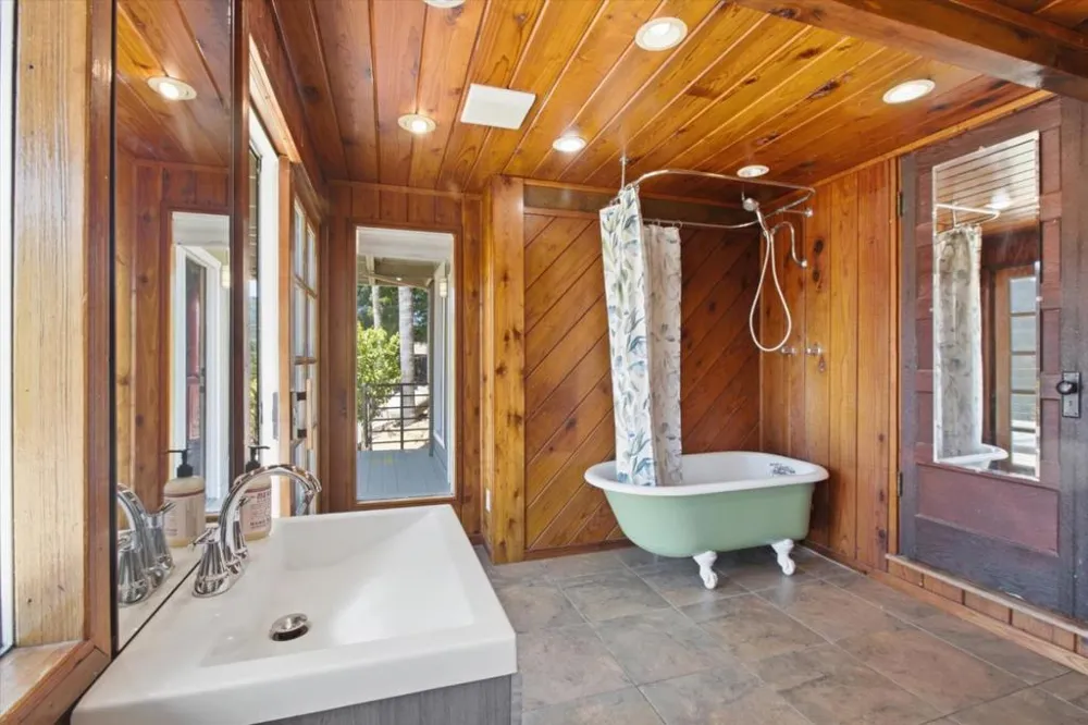 20955 Panorama Drive Los Gatos, CA 95033