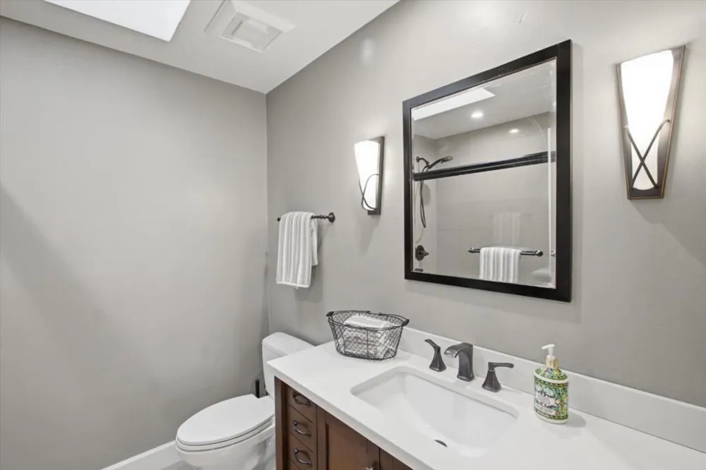 20955 Panorama Drive Los Gatos, CA 95033