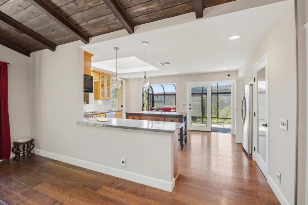 20955 Panorama Drive Los Gatos, CA 95033