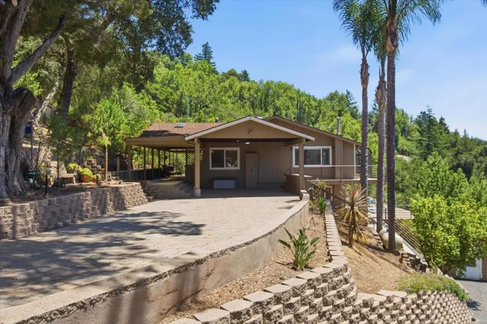 20955 Panorama Drive Los Gatos, CA 95033