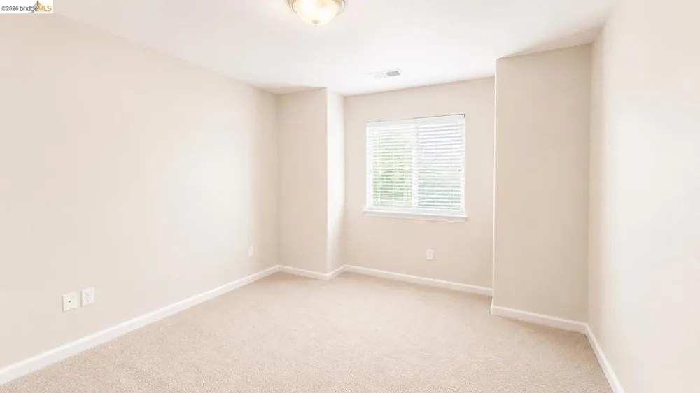 62 W Brookside Dr Cloverdale, CA 95425