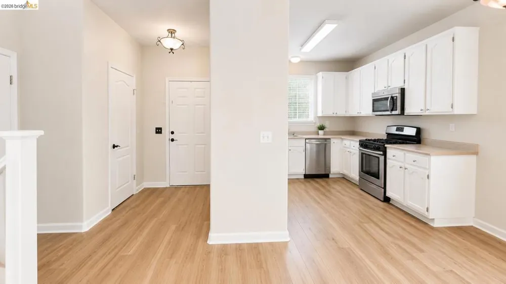62 W Brookside Dr Cloverdale, CA 95425