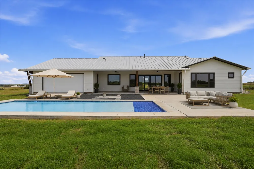 374 County Road 236 Florence, TX 76527