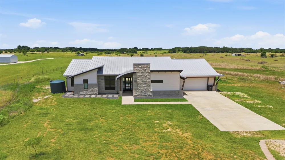 374 County Road 236 Florence, TX 76527