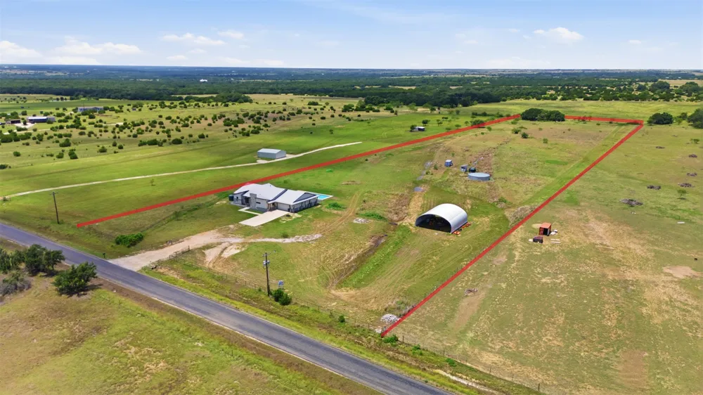 374 County Road 236 Florence, TX 76527