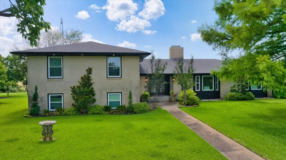 2522 S Robinson Drive Robinson, TX 76706
